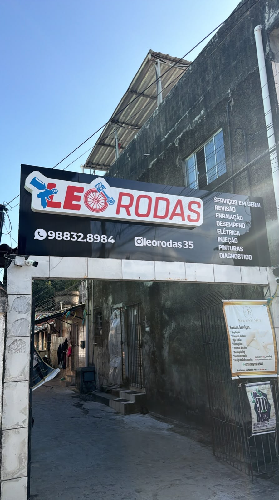 LEO RODAS