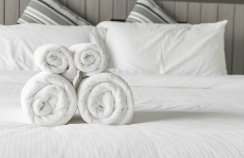 Cama, Mesa e Banho